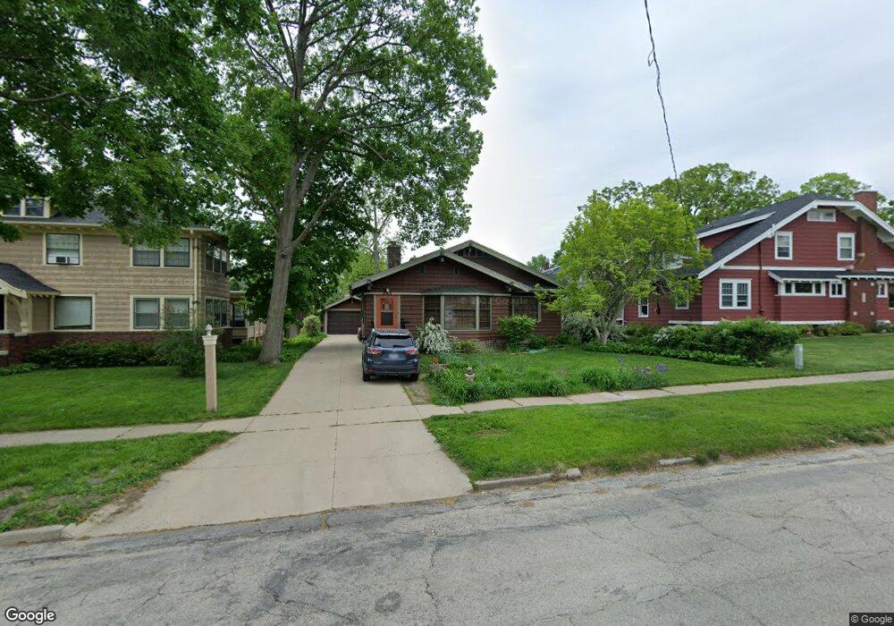 404 21st St SE, Cedar Rapids, IA 52403 - photo 1