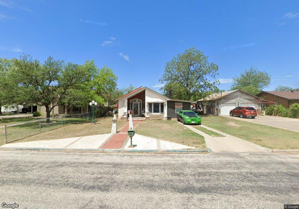 921 Baker St, San Angelo, TX 76903 - photo 1