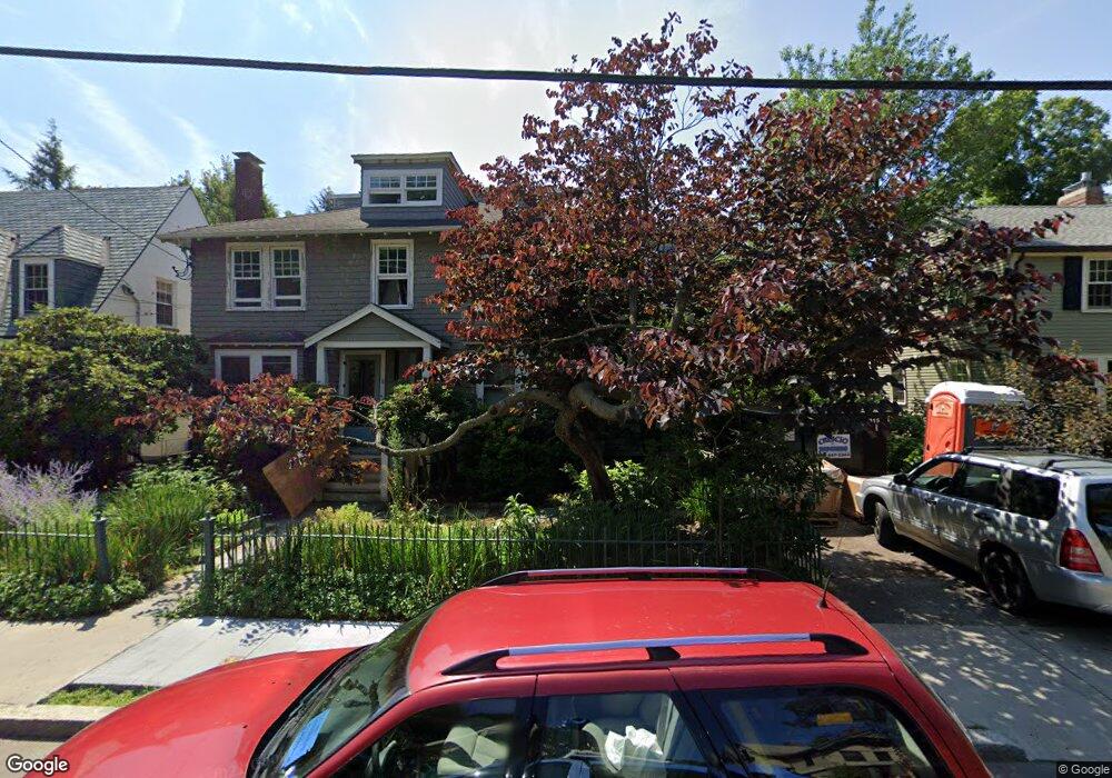 18 Bates St, Cambridge, MA 02140 - photo 1