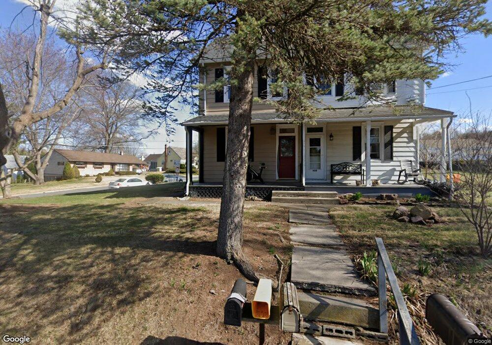 606 Mountain View Rd, Reading, PA 19607 - photo 1