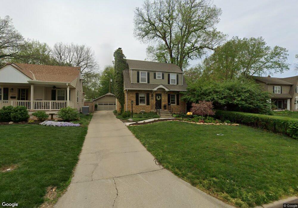 1425 SW Collins Ave, Topeka, KS 66604 - photo 1