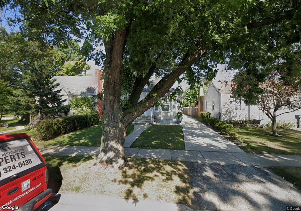 637 S Elmwood Ave, Waukegan, IL 60085 - photo 1