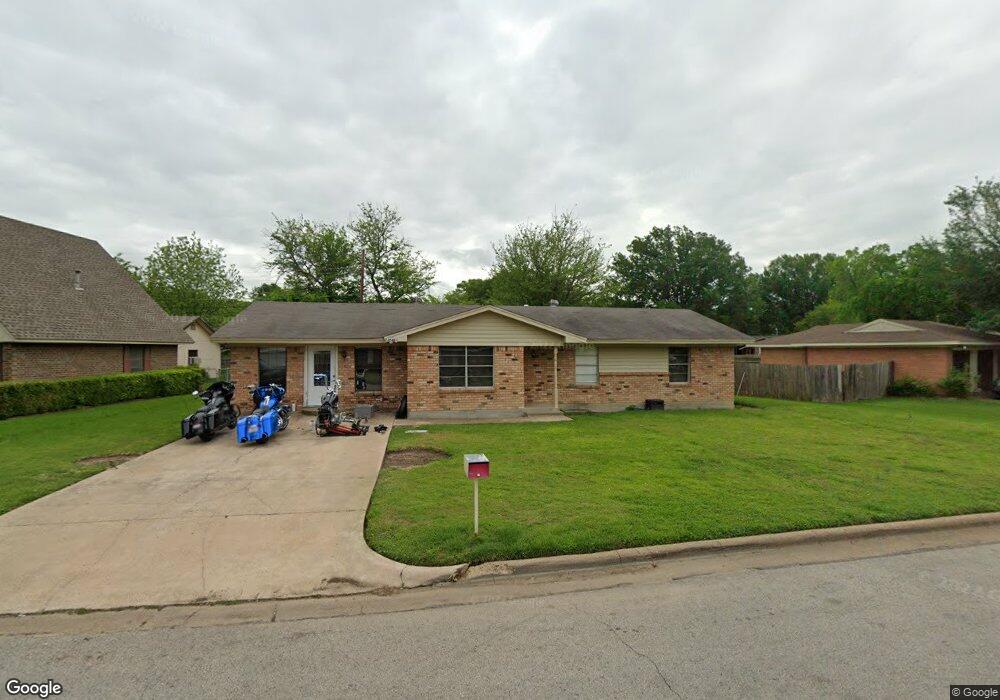 1602 Lyndale Dr, Ennis, TX 75119 - photo 1