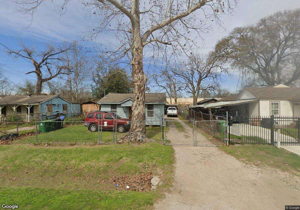 2201 Creston Dr, Houston, TX 77026 - photo 1