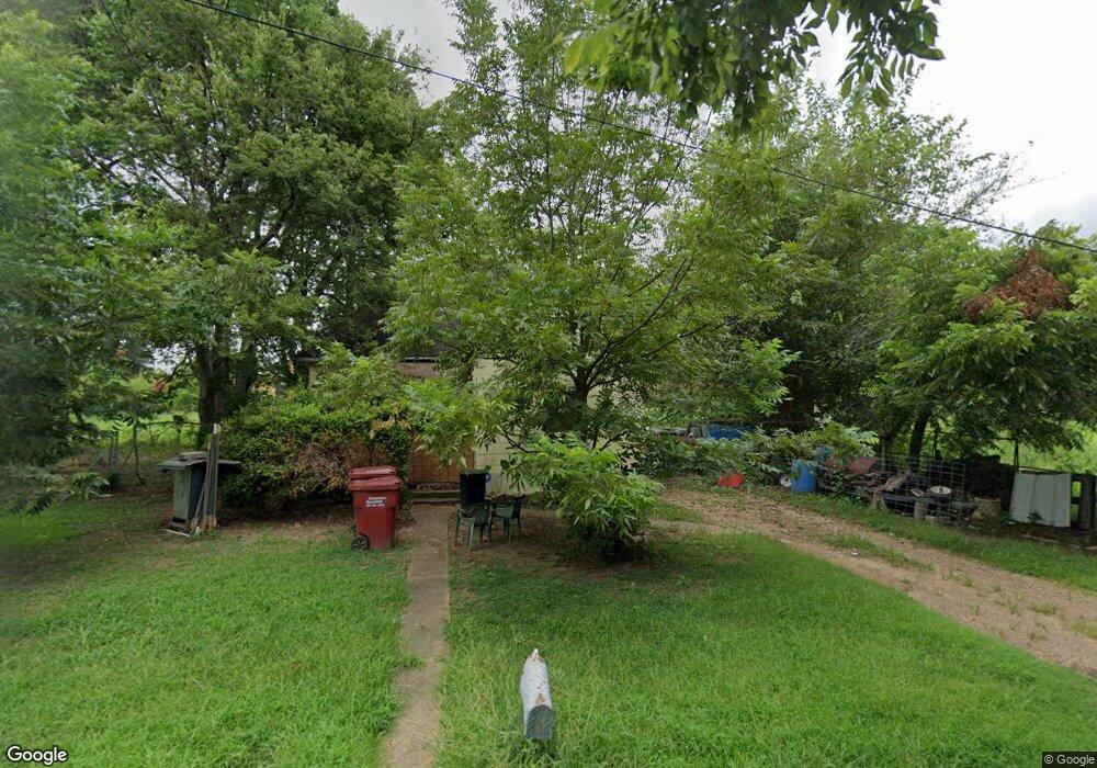 903 W Duke St, Hugo, OK 74743 - photo 1