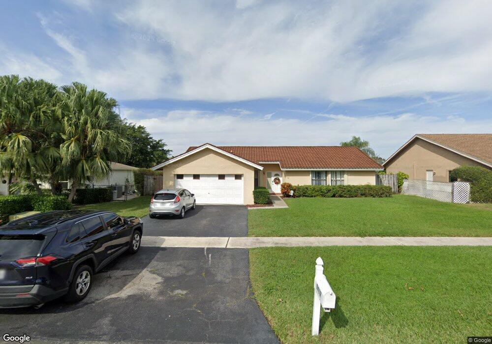 9417 Richmond Cir, Boca Raton, FL 33434 - photo 1