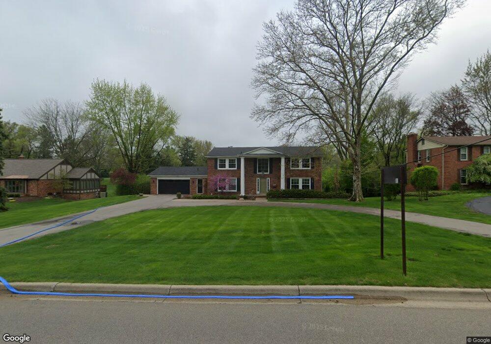 2870 Squirrel Rd, Bloomfield Hills, MI 48304 - photo 1