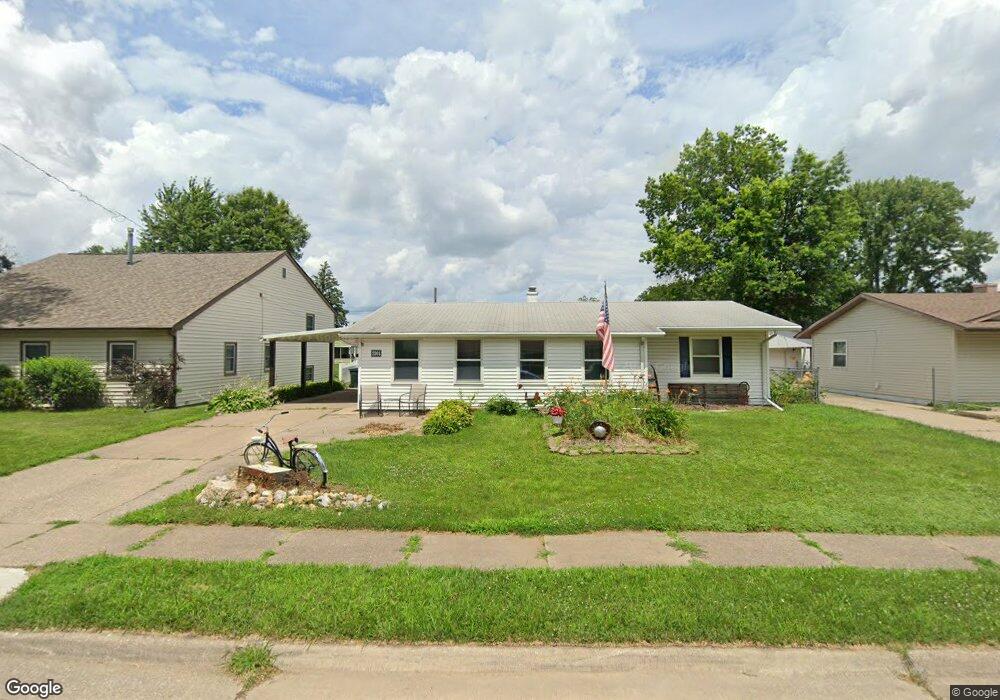 3304 W 16th St, Davenport, IA 52804 - photo 1