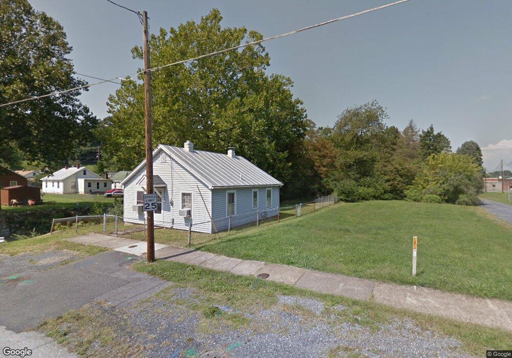 1221 10th St, Waynesboro, VA 22980 - photo 1