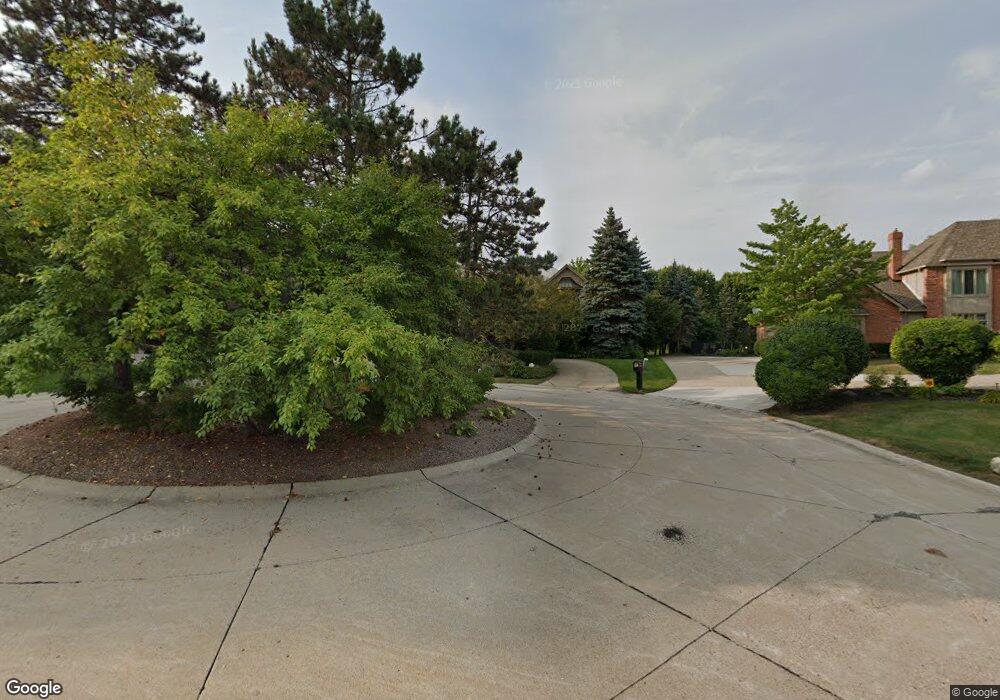 437 Five Gaits Ct, Bloomfield Hills, MI 48304 - photo 1