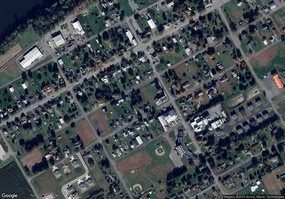 212 W 5th St, Nescopeck, PA 18635 - photo 1