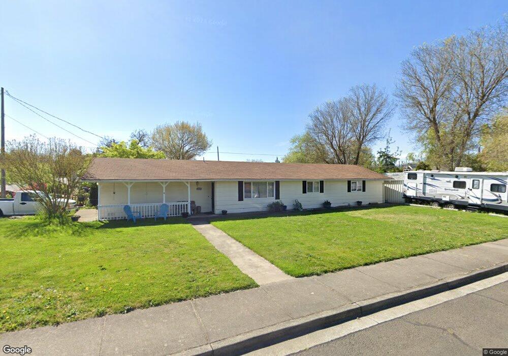 355 N 5th St, Central Point, OR 97502 - photo 1