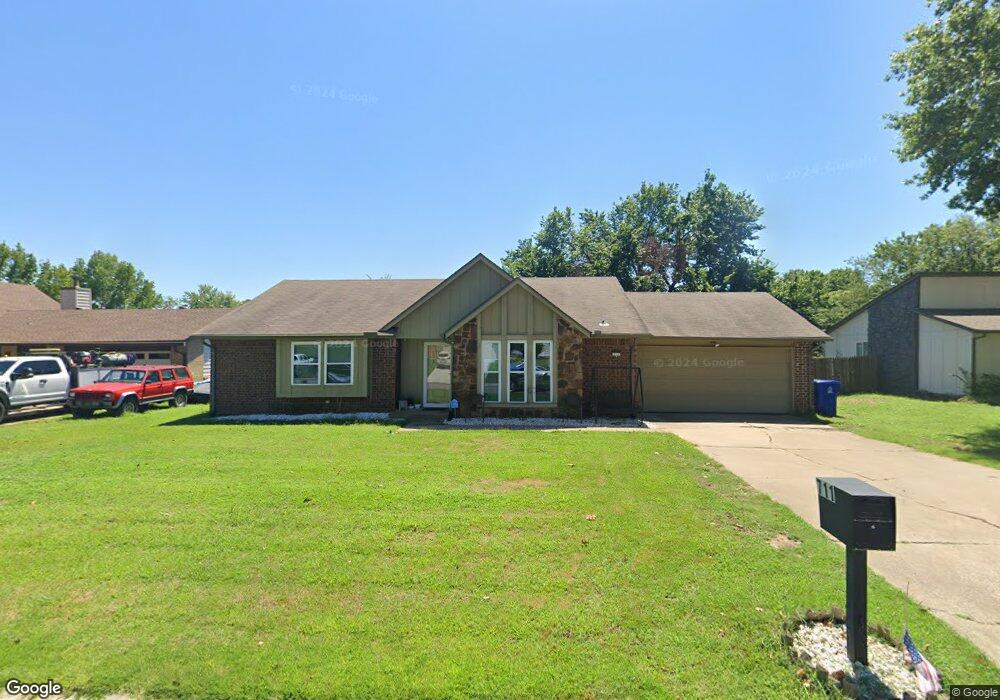 711 W Vicksburg St, Broken Arrow, OK 74011 - photo 1