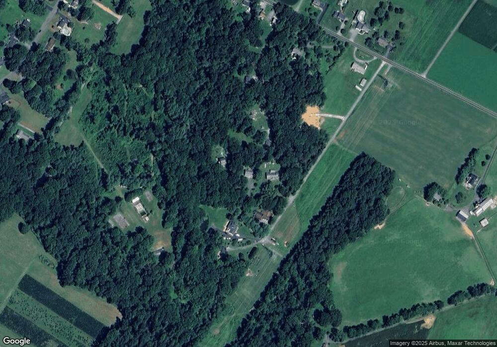 6110 Hidden Hollow Dr, Sykesville, MD 21784 - photo 1