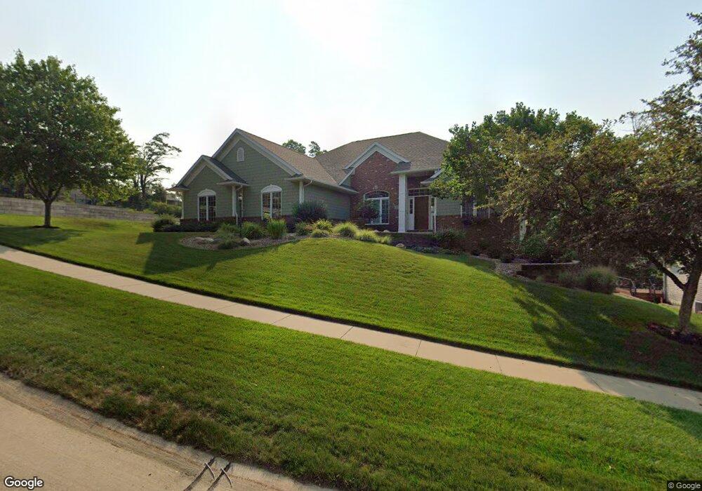 3190 Old Orchard Rd NE, Cedar Rapids, IA 52402 - photo 1