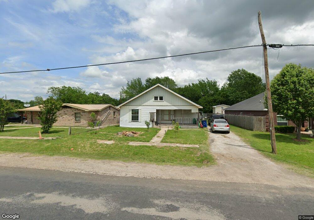 1202 NE Main St, Ennis, TX 75119 - photo 1