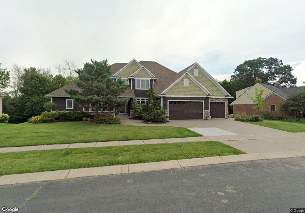 10000 Walnut Grove Ln N, Osseo, MN 55311 - photo 1