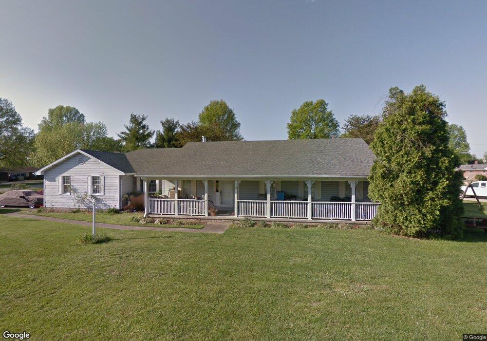 1439 N Calumet Dr, Worthington, KY 41183 - photo 1