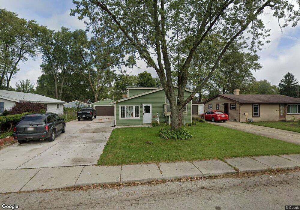 414 Blackhawk Ave, Carpentersville, IL 60110 - photo 1