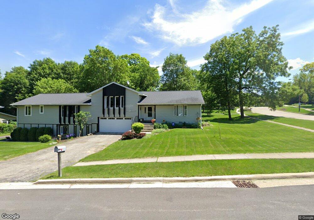 840 Viking Dr, Batavia, IL 60510 - photo 1