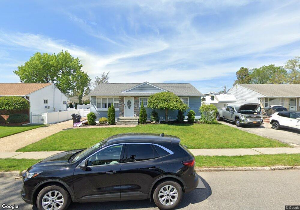 732 Seabury Ave, Franklin Square, NY 11010 - photo 1