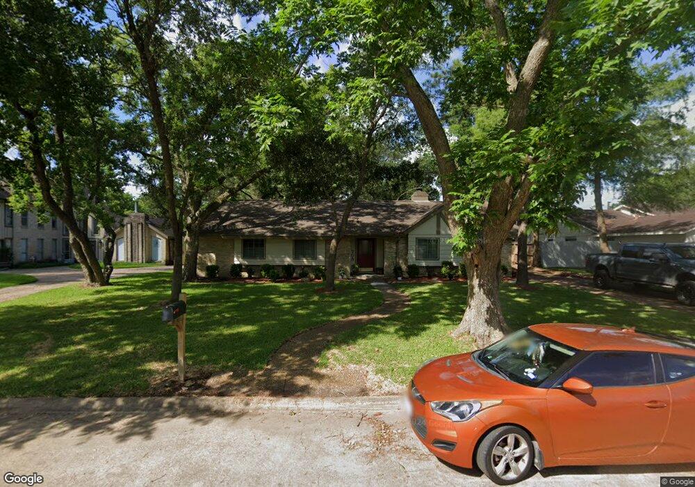 708 Penn Dr, Friendswood, TX 77546 - photo 1