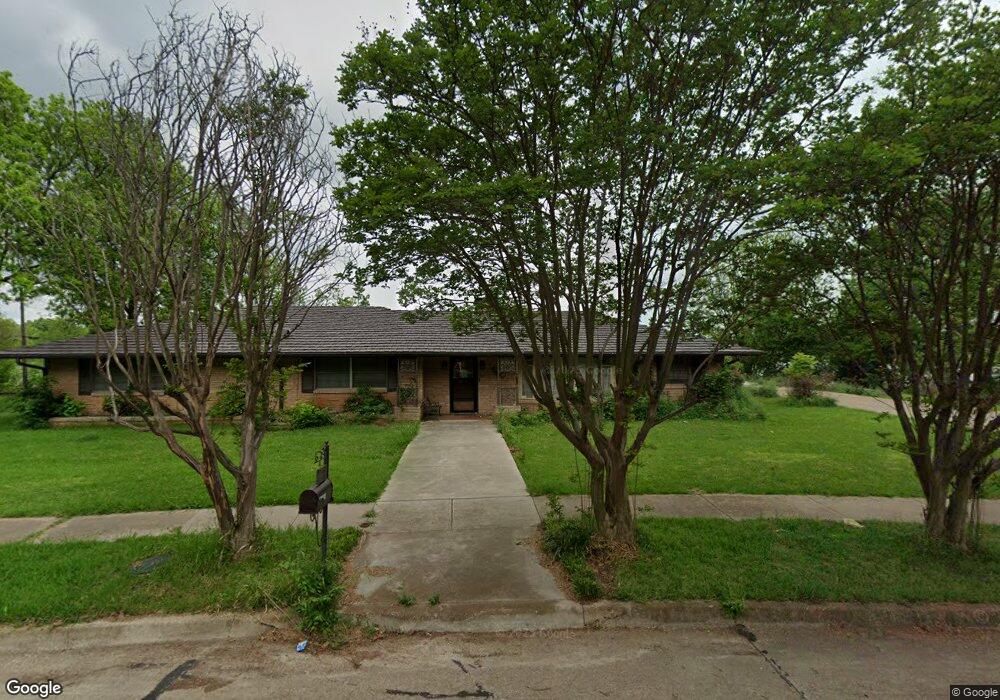 528 Lakeshore Dr, Ennis, TX 75119 - photo 1