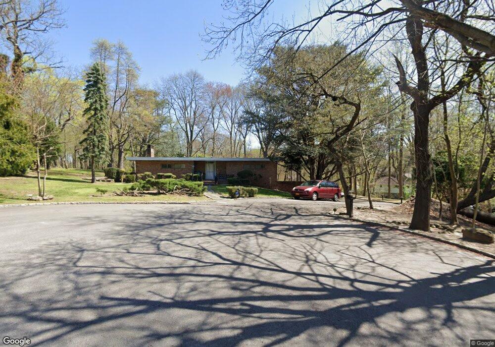 15 Round Hill Ln, Port Washington, NY 11050 - photo 1