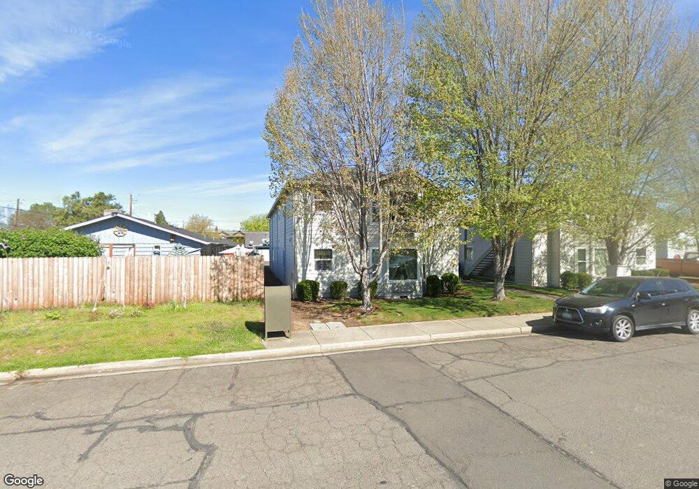 123 Maple St, Central Point, OR 97502 - photo 1