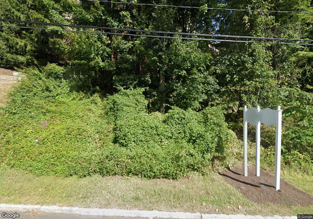 811 Somerset St, Watchung, NJ 07069 - photo 1