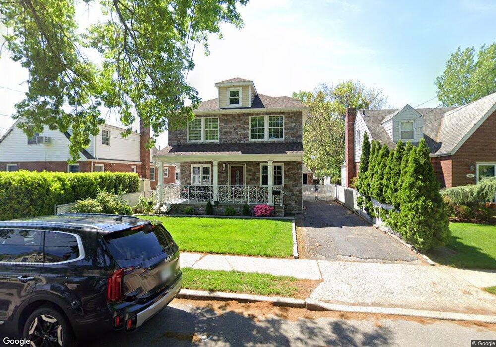 889 Garfield St, Franklin Square, NY 11010 - photo 1