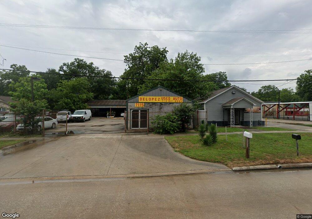 7115 N Shepherd Dr, Houston, TX 77091 - photo 1