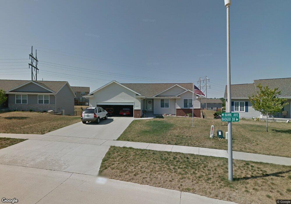 4103 Hawk Ave SW, Cedar Rapids, IA 52404 - photo 1