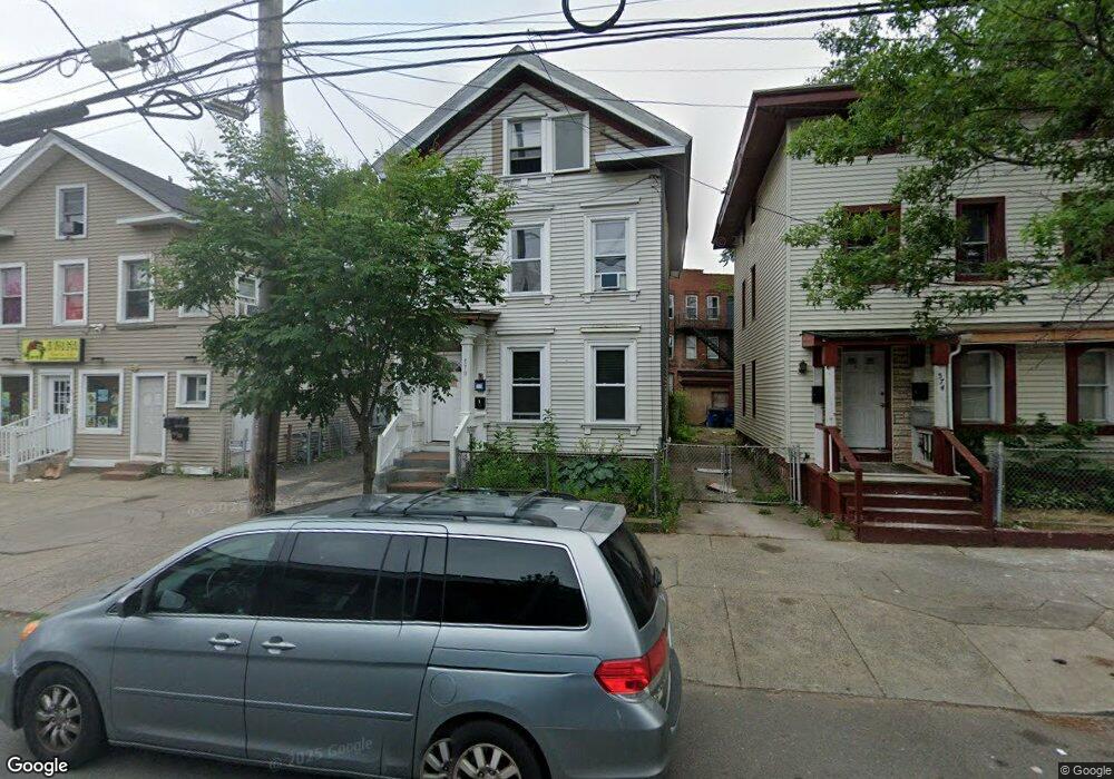 570 Congress Ave unit 2nd floor, New Haven, CT 06519 - photo 1