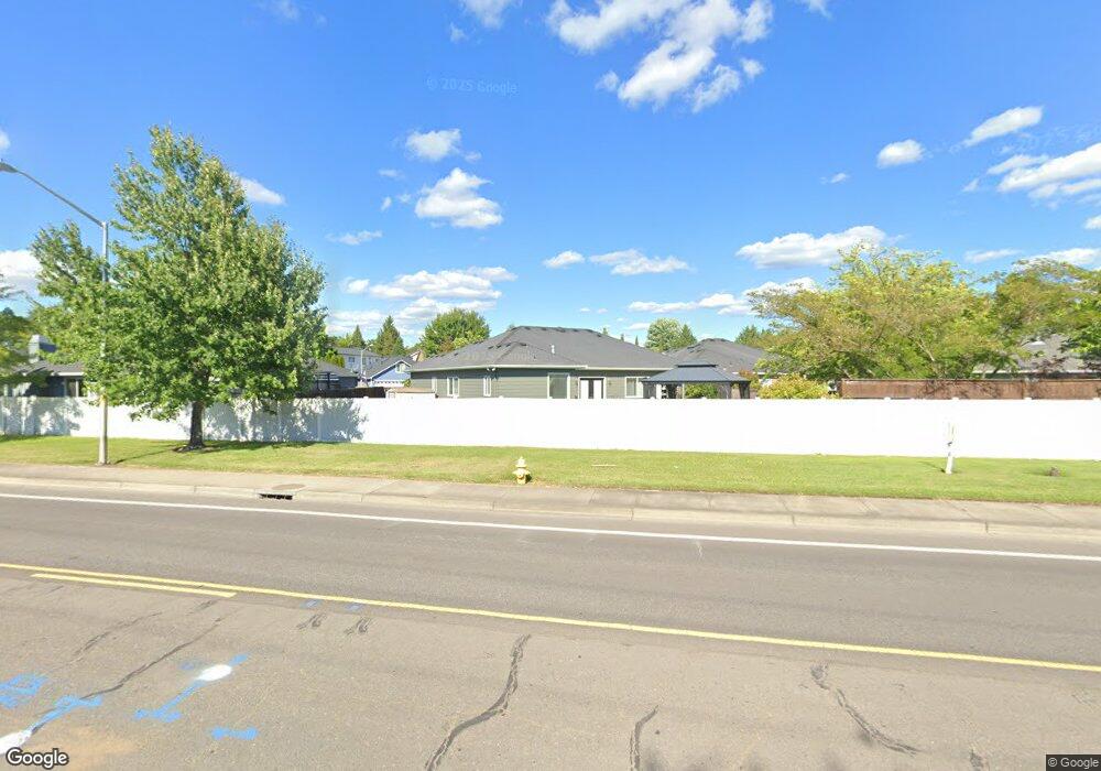 841 Meadowbrook Cir, Central Point, OR 97502 - photo 1