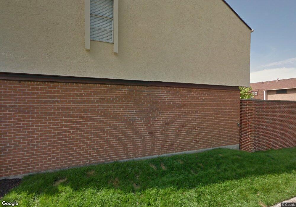 1871 Willoway Cir N unit 1871, Columbus, OH 43220 - photo 1