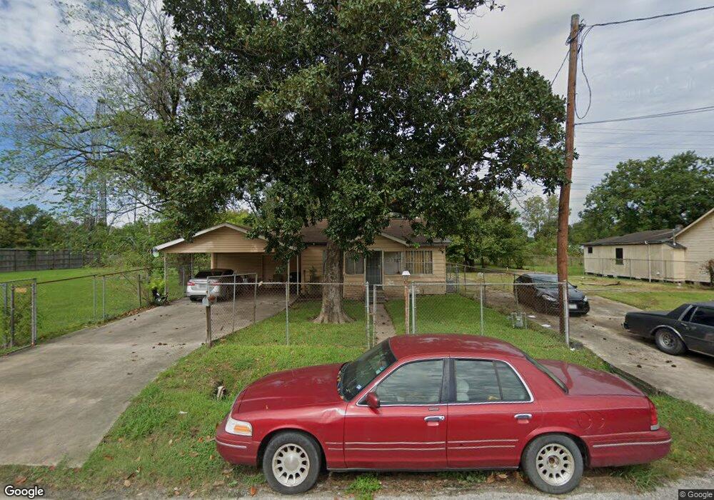 2909 Creston Dr, Houston, TX 77026 - photo 1