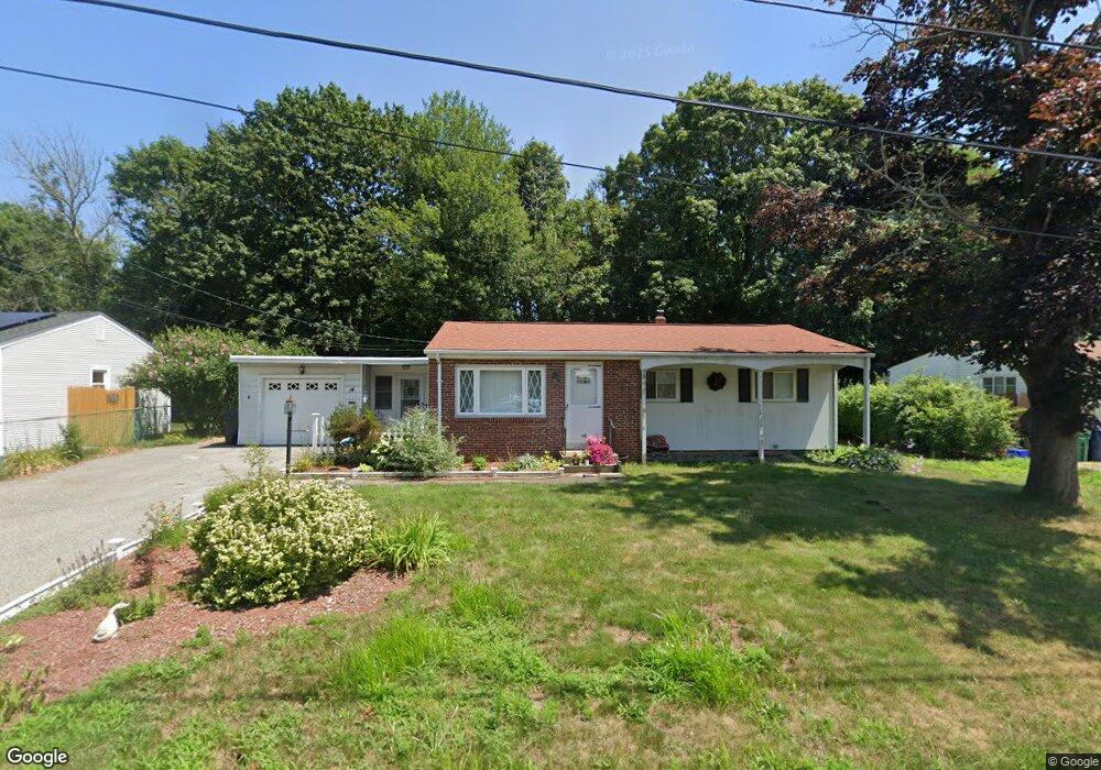 14 Ticonderoga Dr, Warwick, RI 02889 - photo 1
