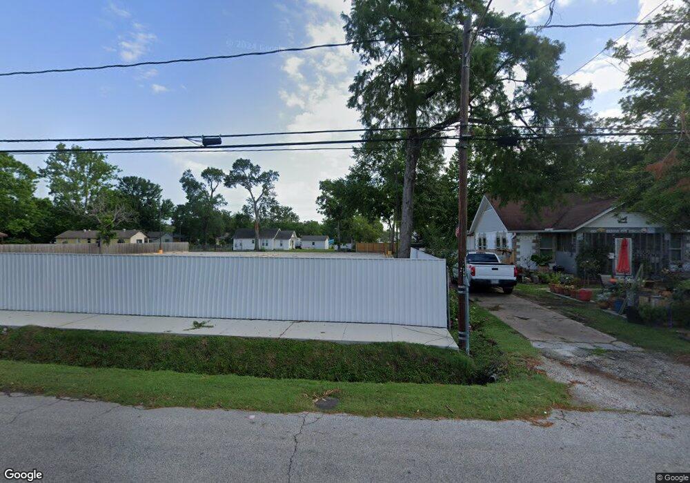219 Lindale St, Houston, TX 77022 - photo 1