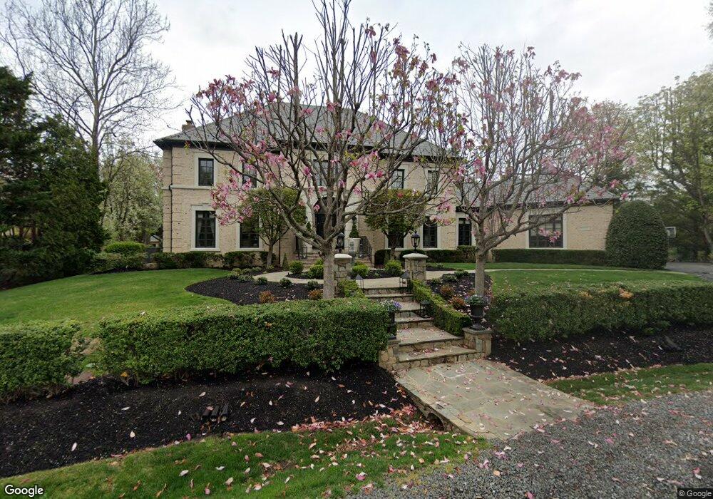 8402 Woodbranch Ct, McLean, VA 22102 - photo 1