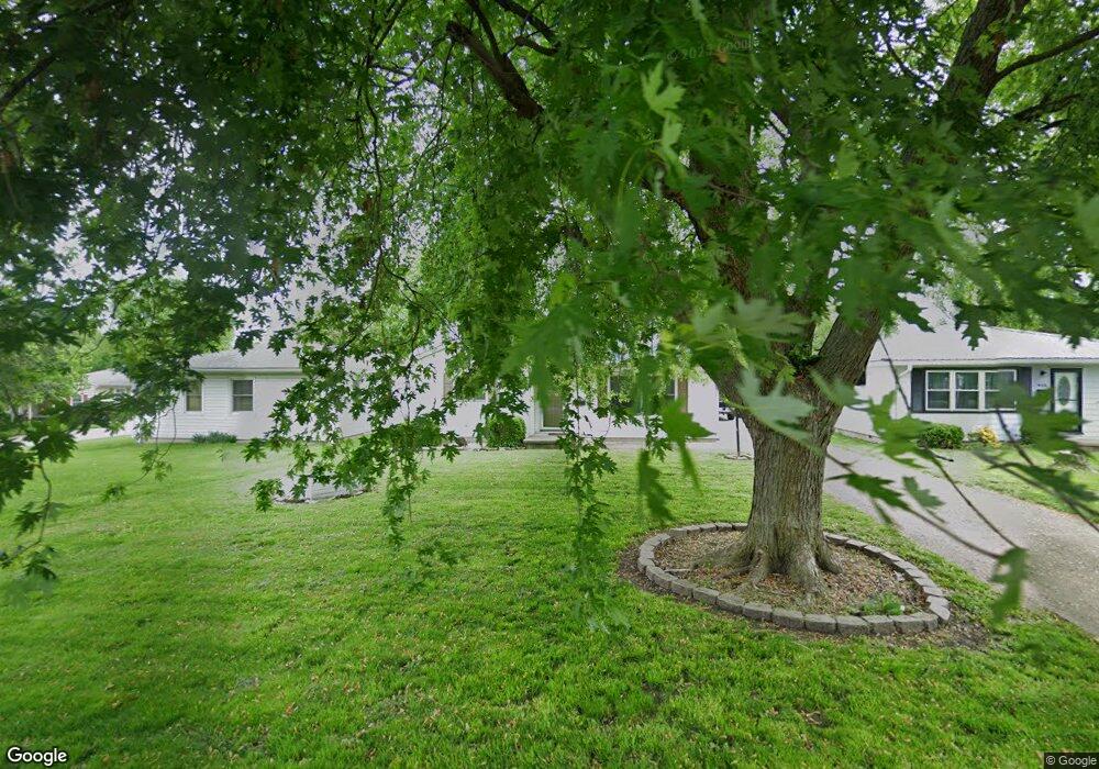 912 N 21st St, Mattoon, IL 61938 - photo 1