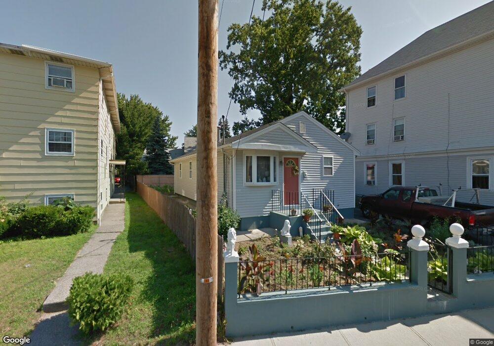 683 Weeden St, Pawtucket, RI 02860 - photo 1