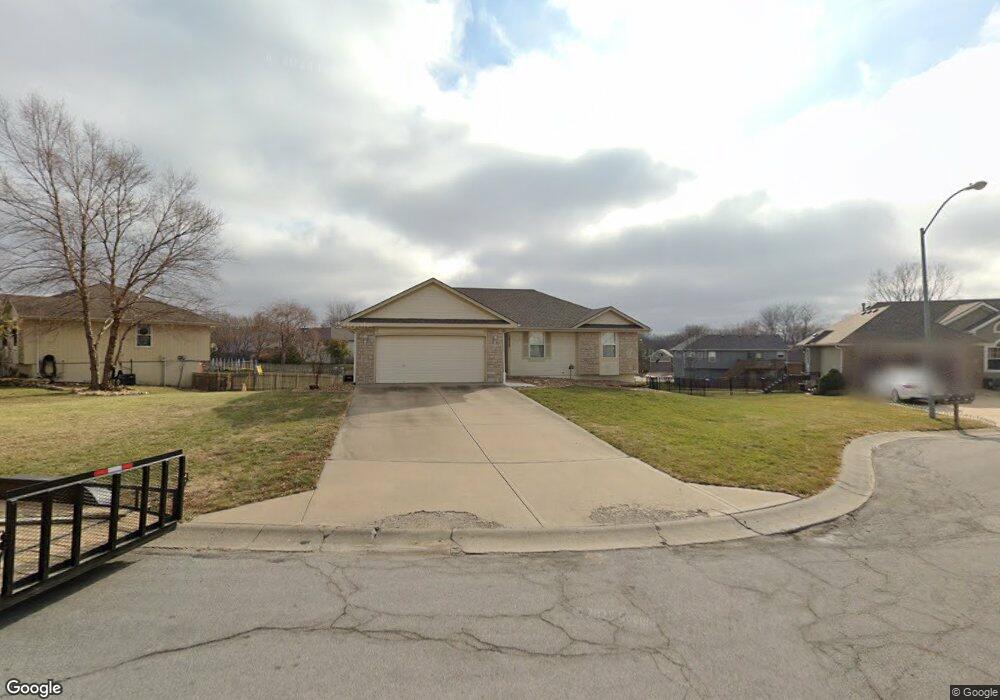 1717 Longhorn Ln, Raymore, MO 64083 - photo 1