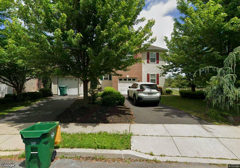 6881 Hunt Dr unit 680, Macungie, PA 18062 - photo 1