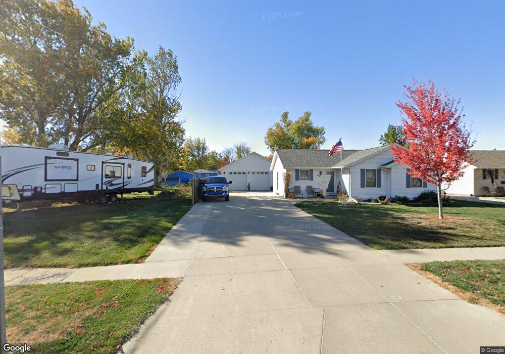 911 E 9th St S, Newton, IA 50208 - photo 1