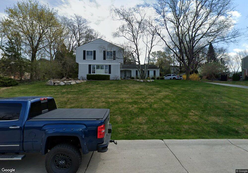 845 Shady Hollow Cir, Bloomfield Hills, MI 48304 - photo 1