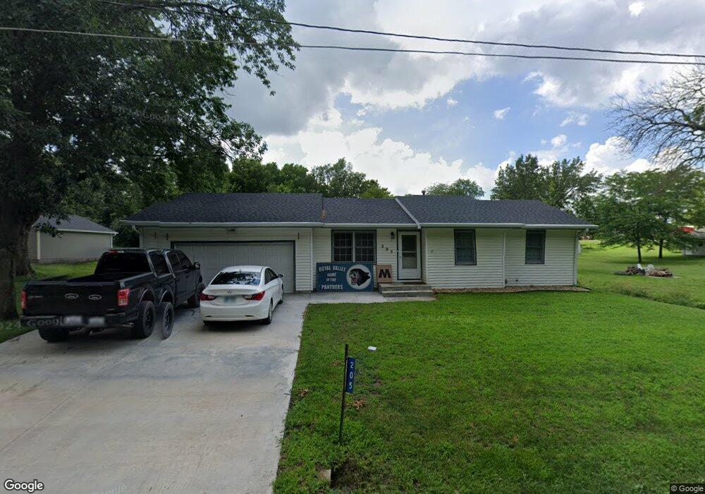 205 Annetta Ave, Hoyt, KS 66440 - photo 1