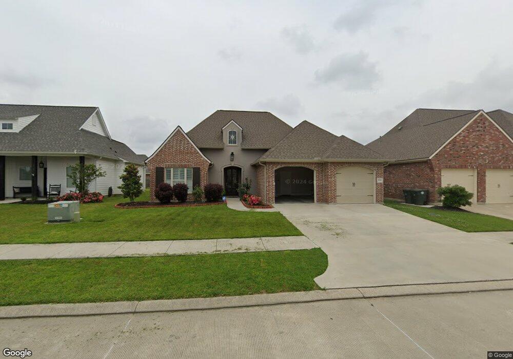 2516 S Crest Dr, Lake Charles, LA 70605 - photo 1
