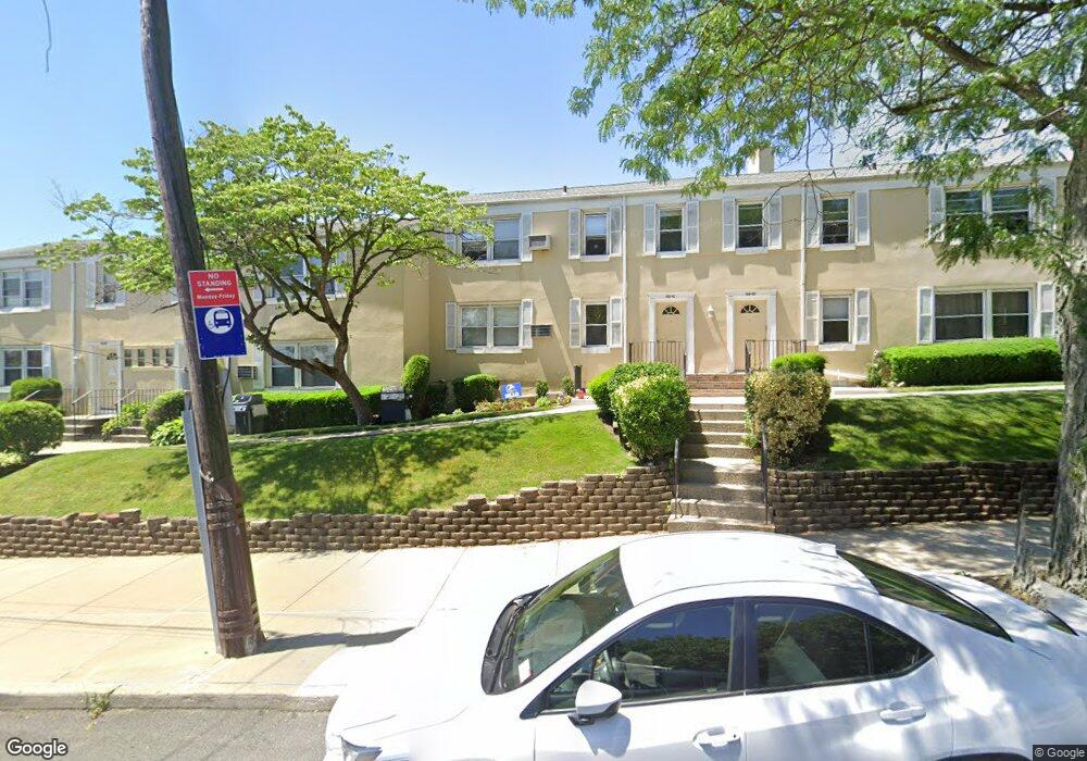 6912 Little Neck Pkwy unit 127B, Glen Oaks, NY 11004 - photo 1
