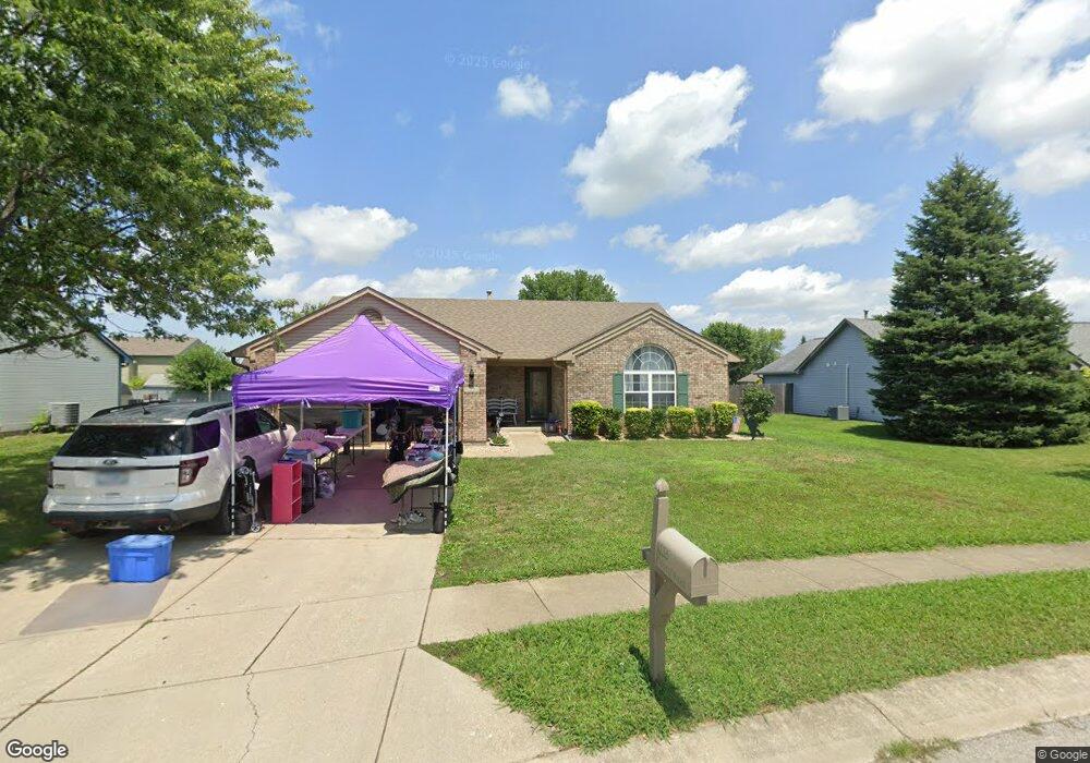 1135 Oak Leaf Rd, Franklin, IN 46131 - photo 1